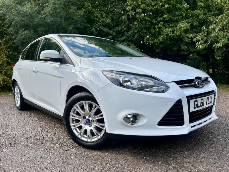 FORD FOCUS 1.6 Titanium Euro 5 5dr